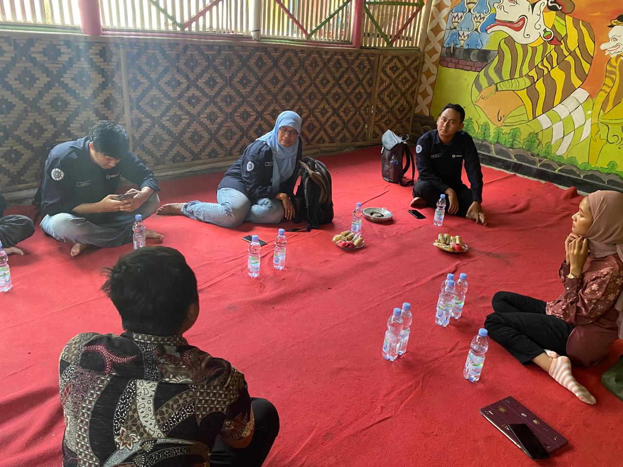 1. Kampung Kreatif Karisma Pertamina, RT 01/06 Gang Salam, Desa Karangrena, Maos
2. Desa Wisata Karangmangu, Kecamatan Kroya,