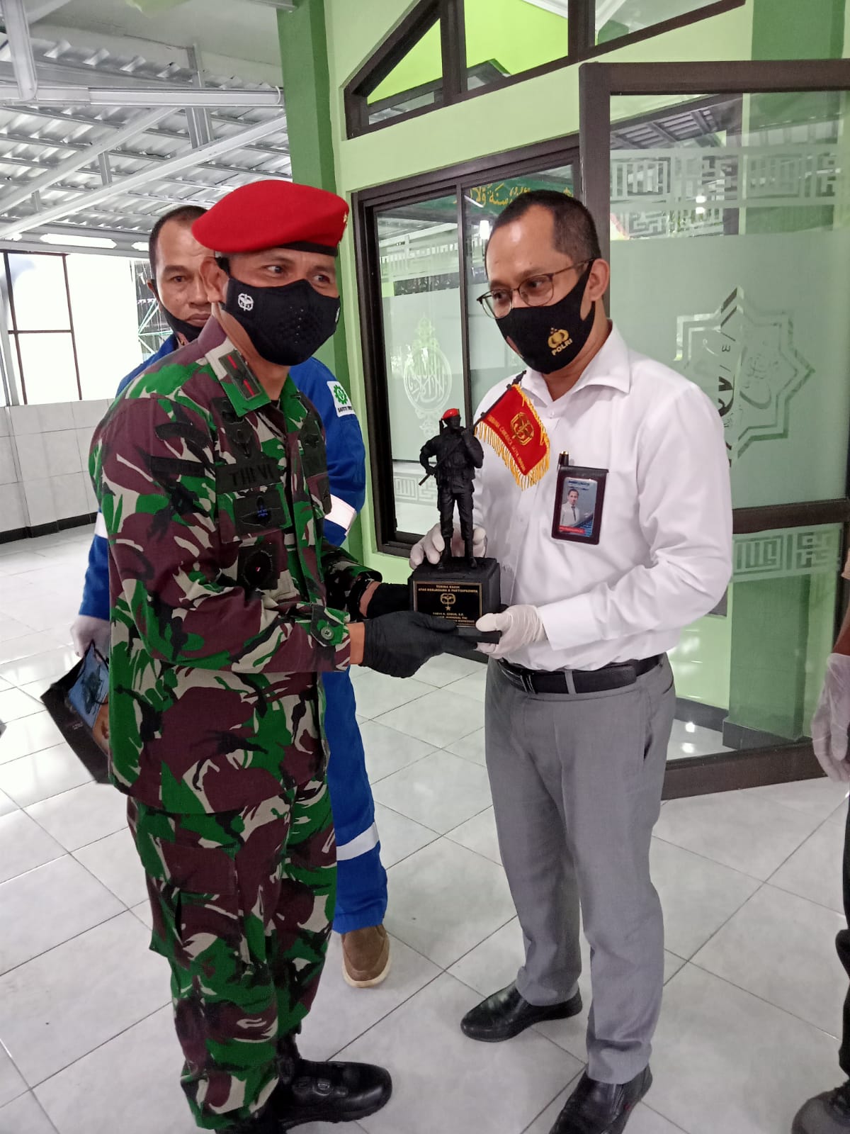 Bantuan Renovasi Mushola Ashulthon Pusdik Kopassus Cilacap