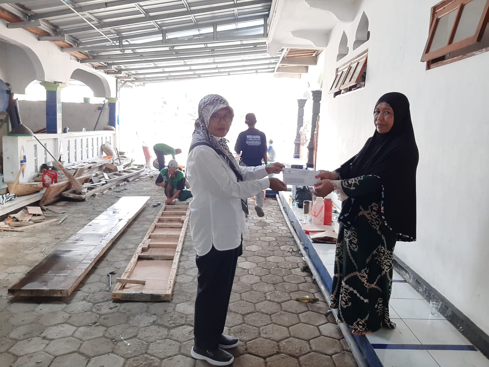 BANTUAN YAYASAN MADIN DARUL FAKAH