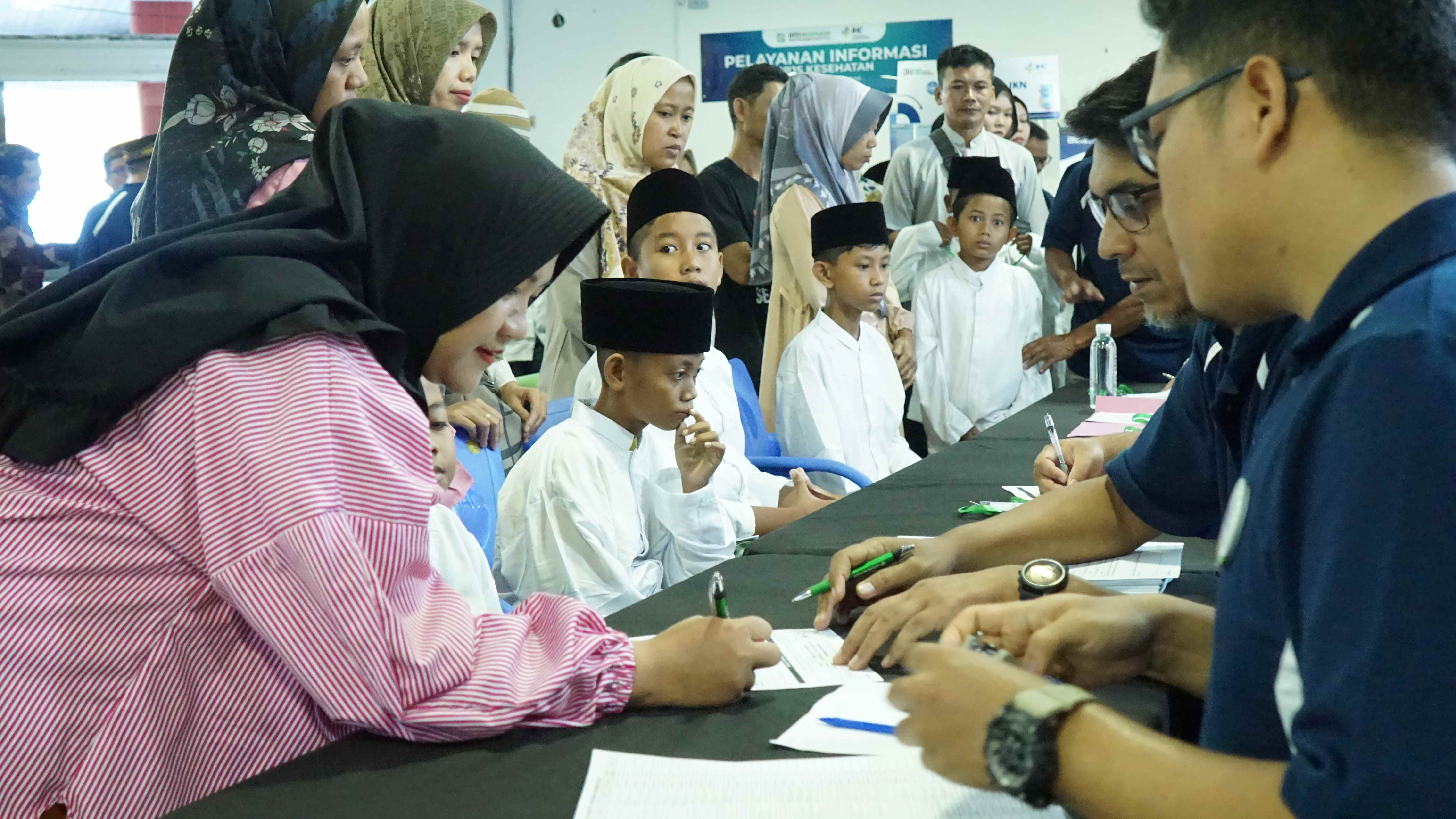 Anak Dhuafa & Yatim di Ring 1 Pertamina RU IV Cilacap