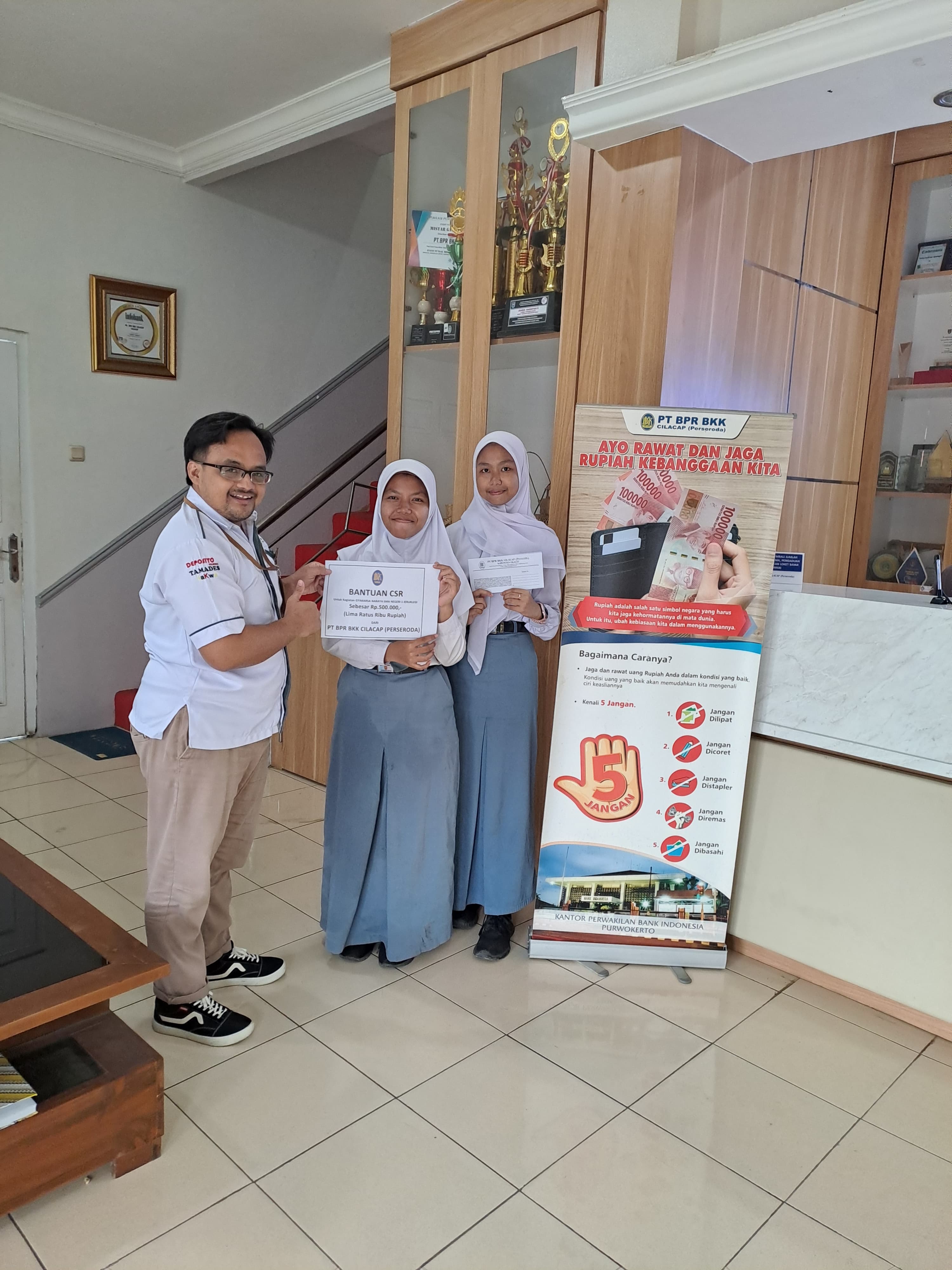 SMA Negeri 01 Jeruklegi Kabupaten Cilacap
