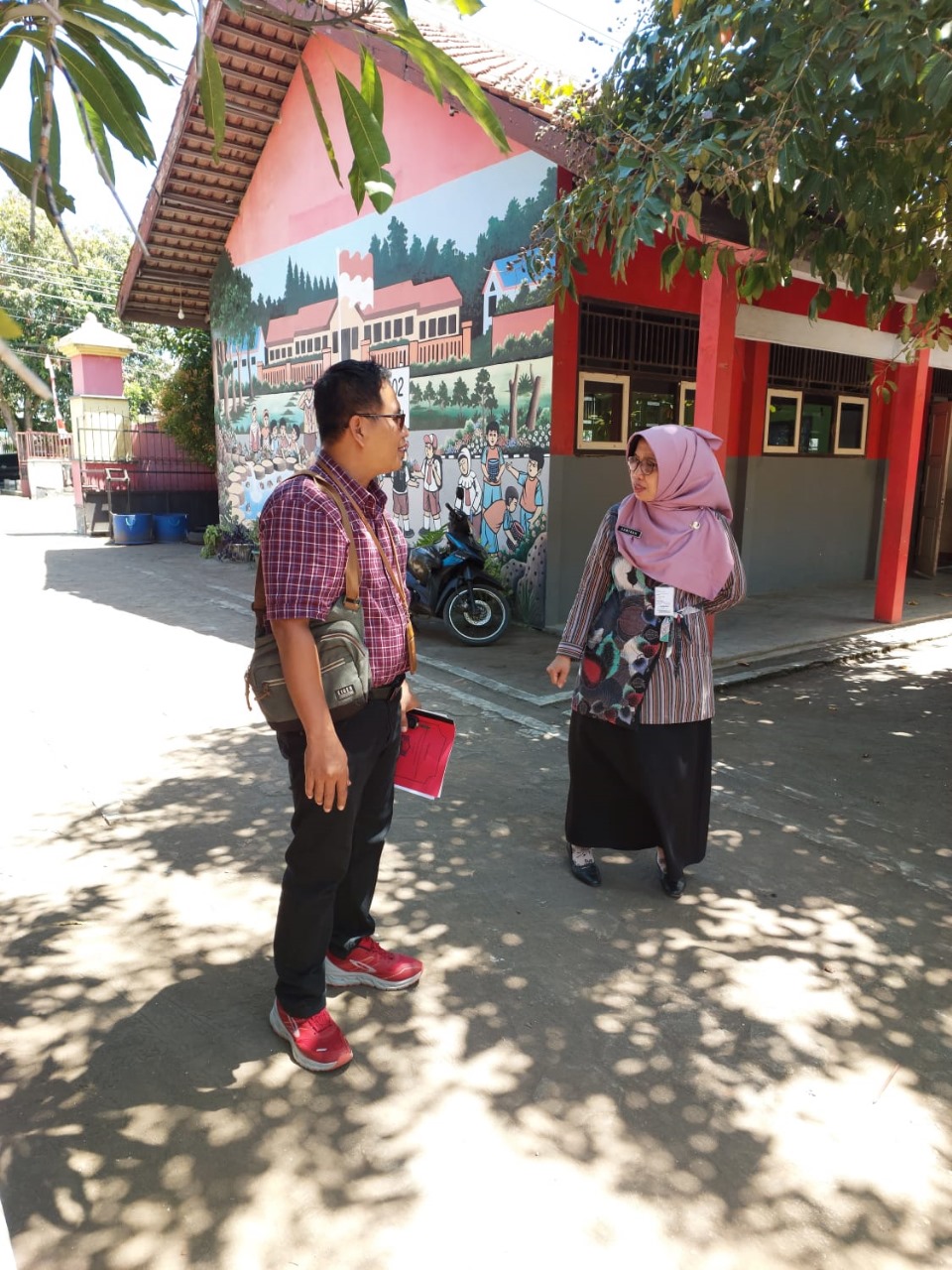 SD Negeri 2 Lomanis 
Jalan MT Haryono No. 74 Kelurahan Lomanis, Kecamatan Cilacap 