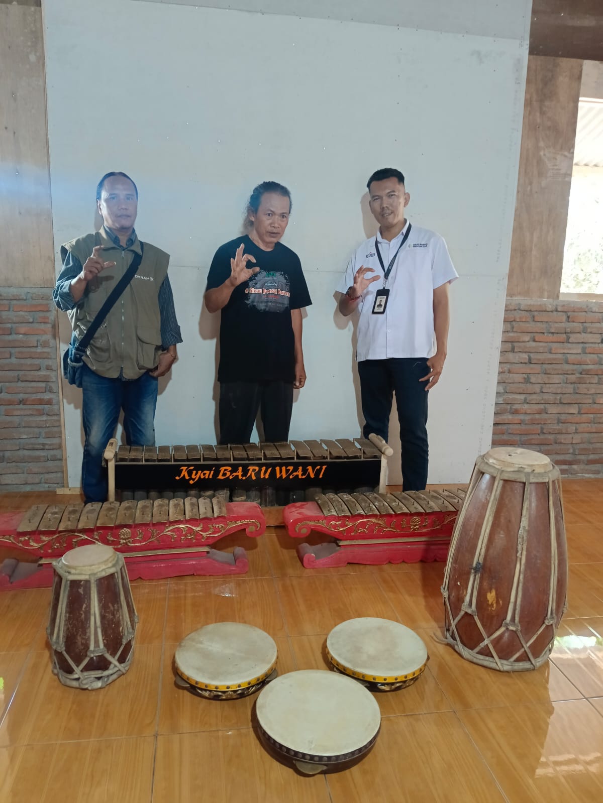 Panitia kegiatan wayang jazz dan musik etnical jazz Kelurahan Tritih Kulon