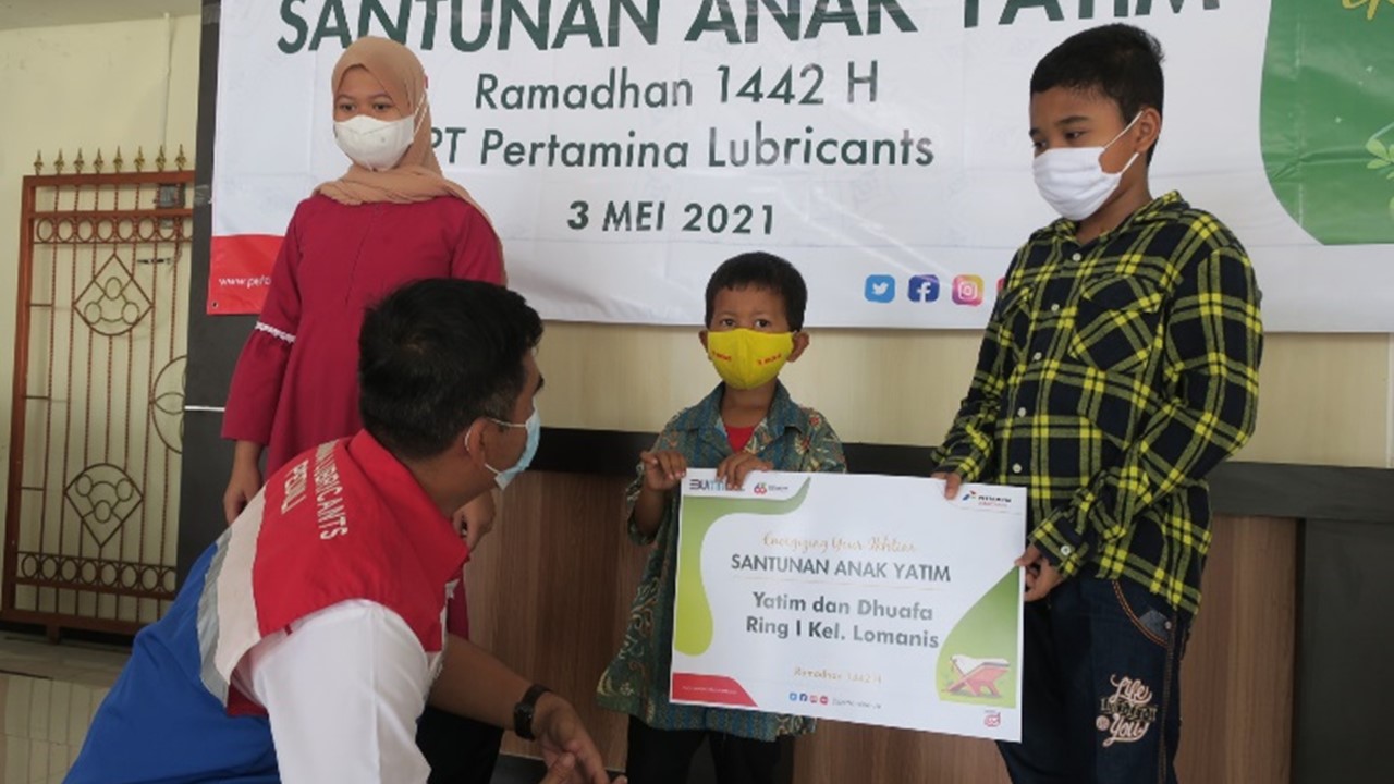 Donasi Beasiswa Pendidikan bagi Santri dan Anak Yatim Kelurahan Lomanis