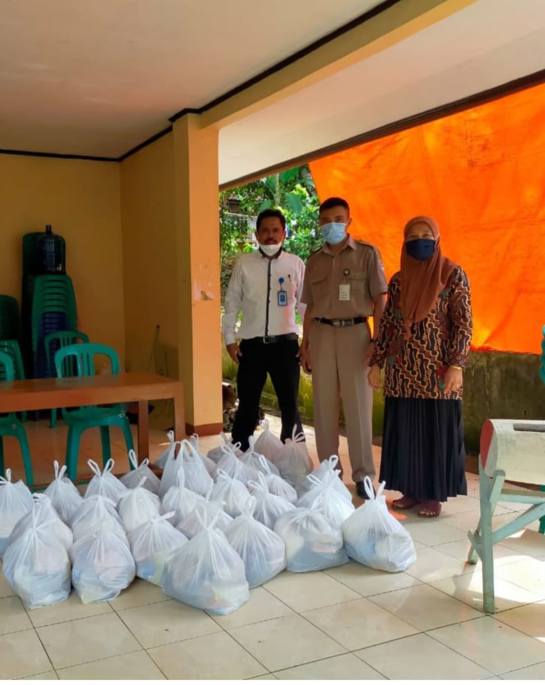 Bantuan Sembako Bencana Longsor Dayeuhluhur