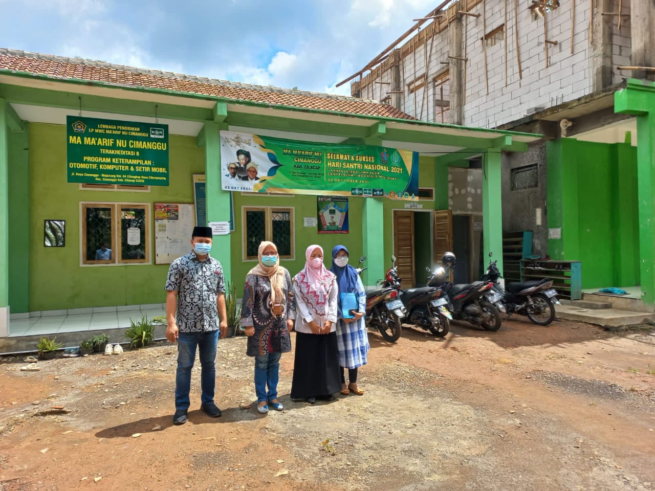 Bantuan Pembangunan Ruang Kelas Bersama MA Ma'arif NU Cimanggu