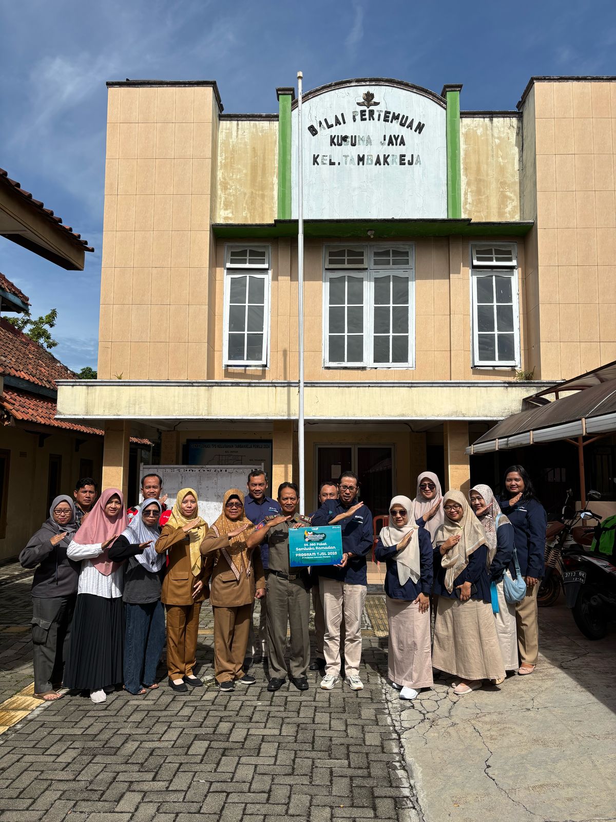 Masyarakat di Kelurahan Tambakreja