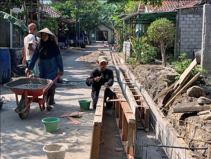 Masyarakat Desa Glempang Maos