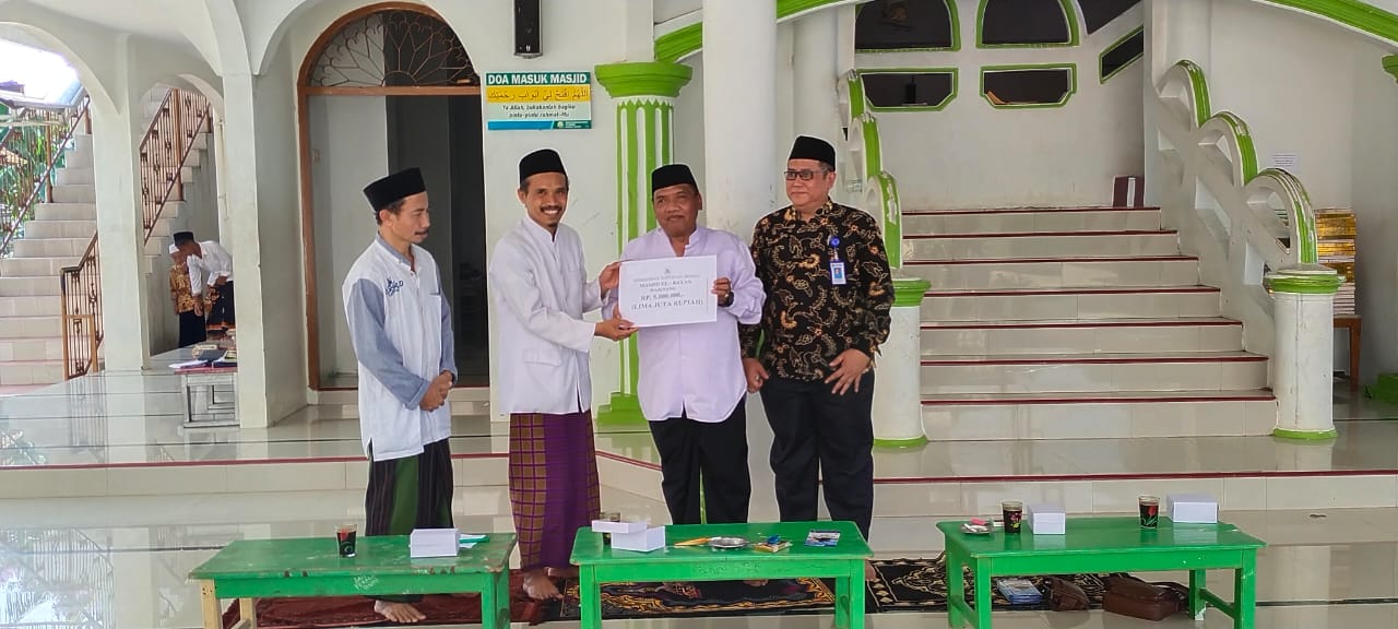 PONPOK PESANTREN EL BAYAN MAJENANG