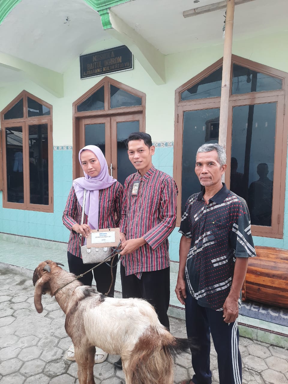 Masjid di Sekitar Kantor Bank Gunung Slamet