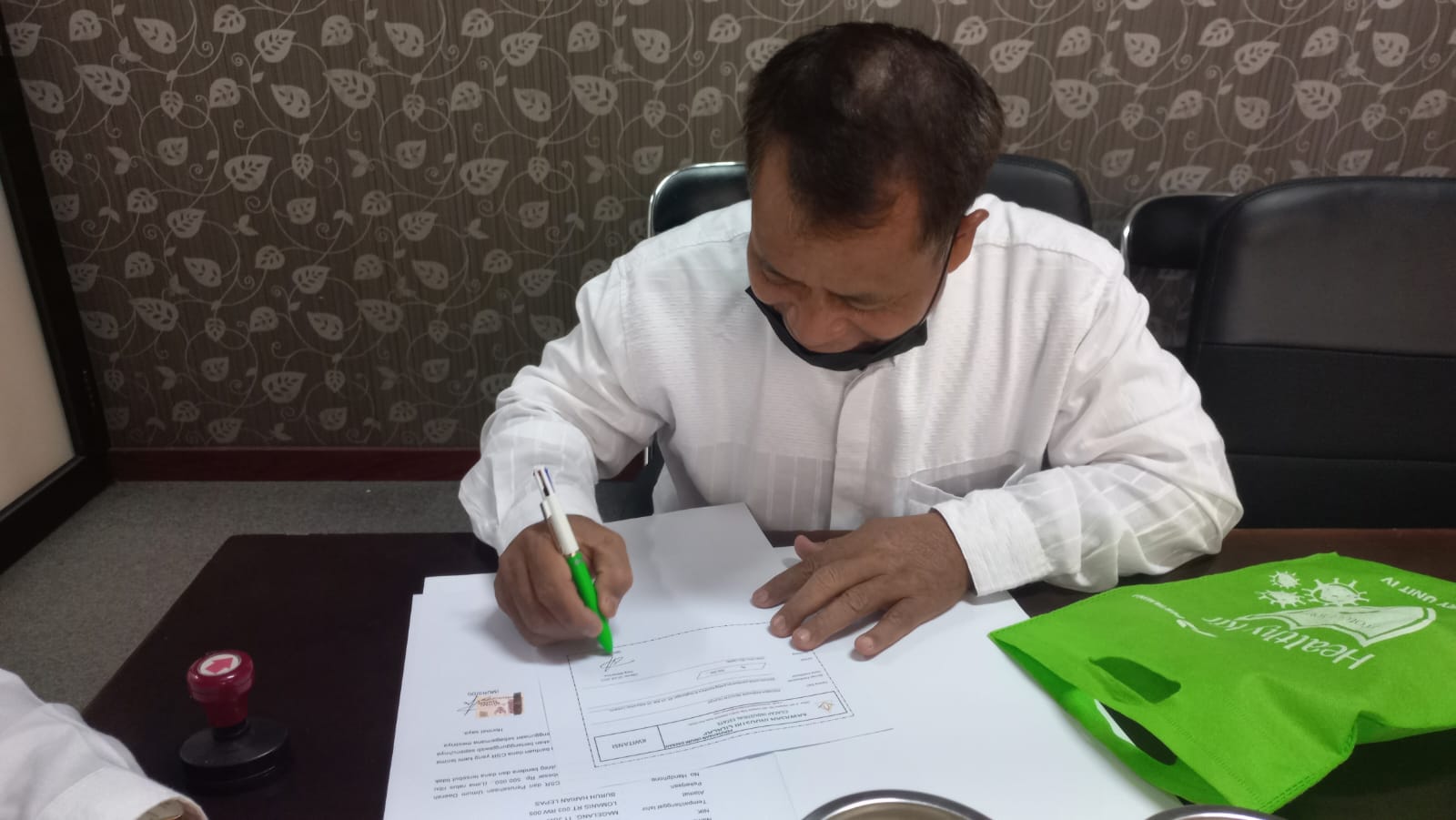 Masyarakat Kelurahan Lomanis RT. 03 RW. 05 Kecamatan Cilacap Tengah 