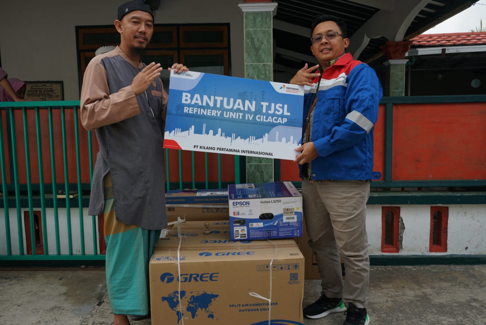 Masjid Al Furqon RW 19 Gumilir Kec. Cilacap Utara
