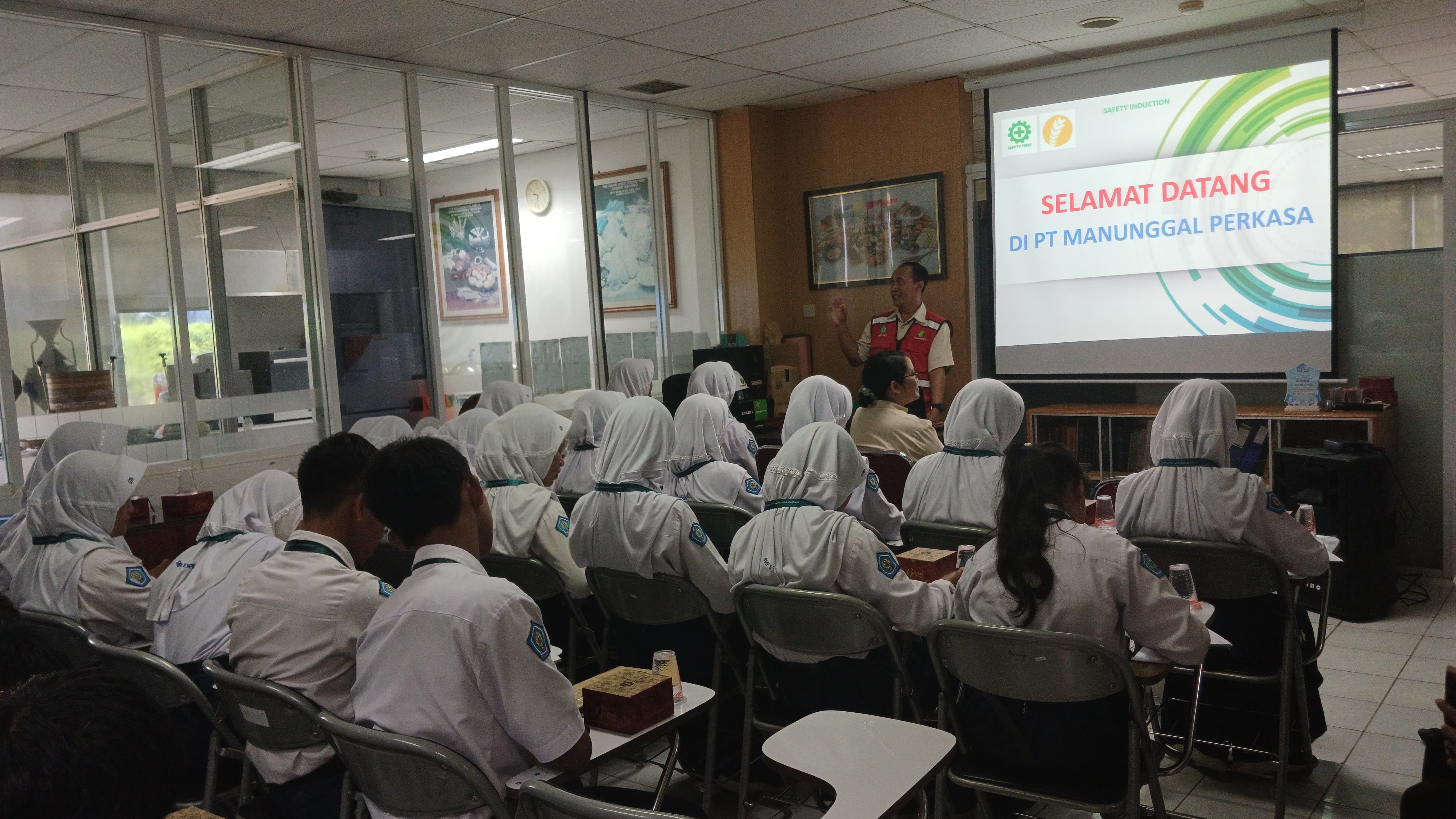 Siswa SMP Negeri 1 Sempor