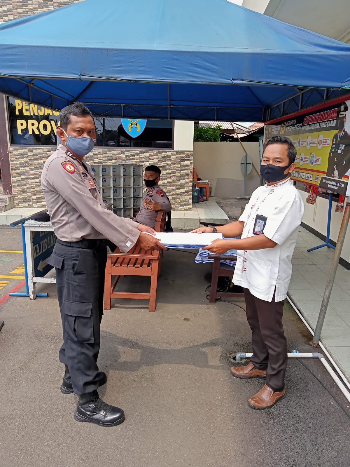 Bantuan APD untuk pencegahan Covid 19 untuk Polres Cilacap