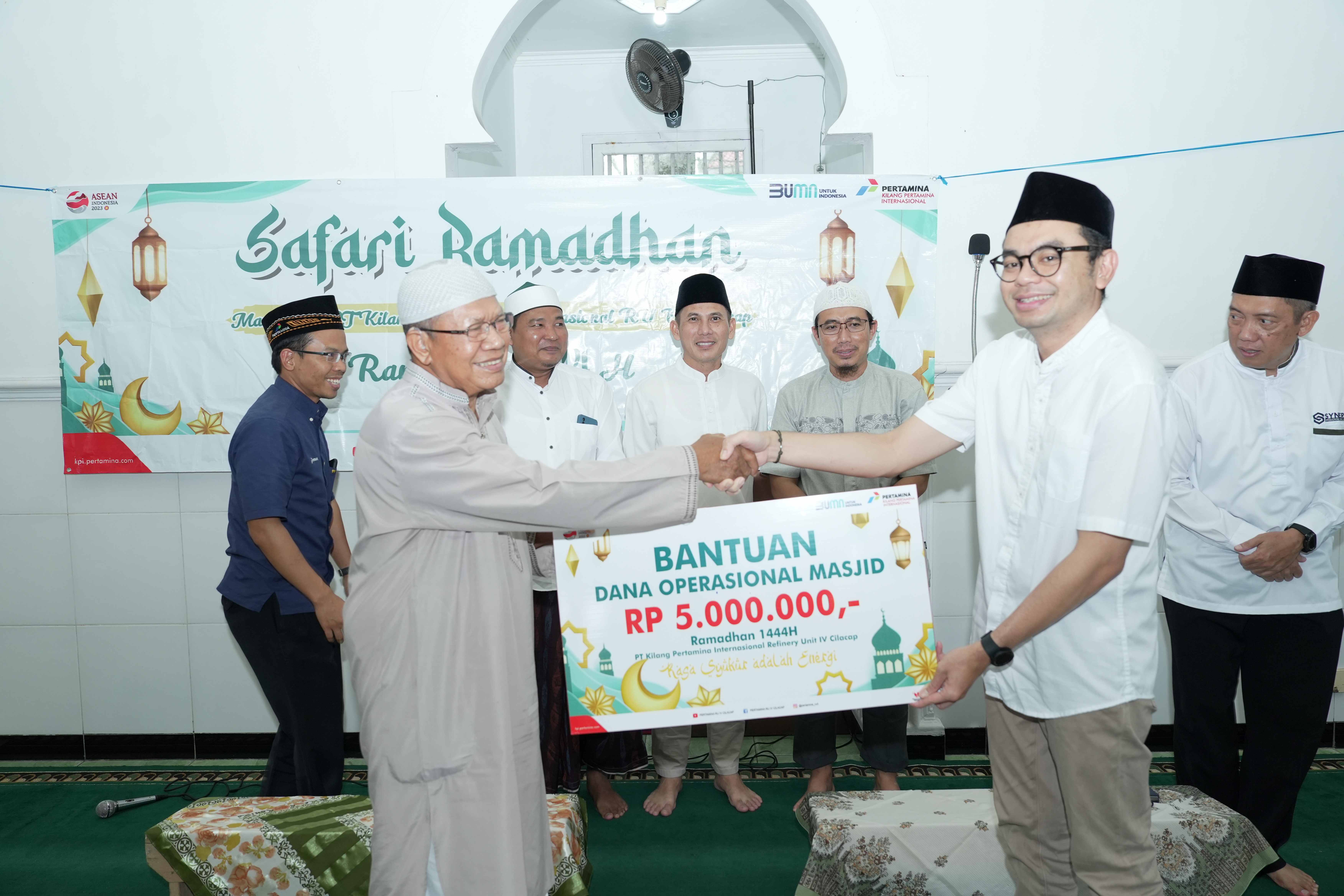 Masjid Al-Muttaqin kelurahan Cilacap Kec. Cilacap Selatan