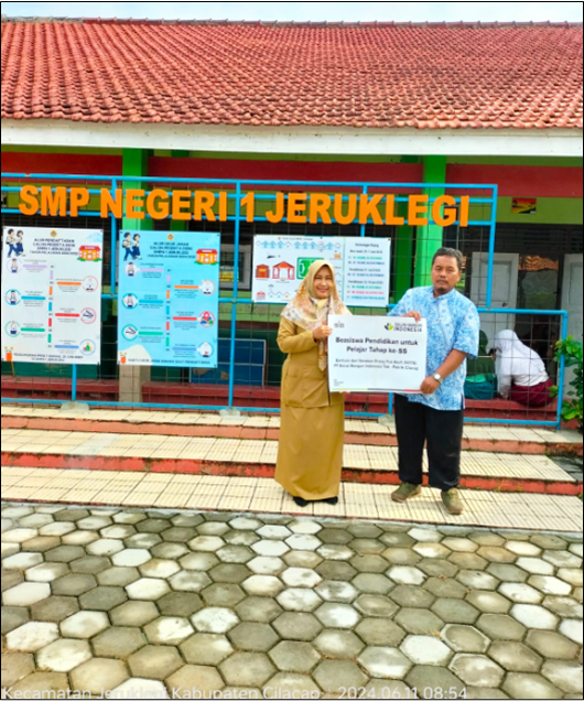 200 anak sekolah pendidikan dasar dan menengah di Kabupaten Cilacap khususnya masyarakat sekitar pabrik dan tambang