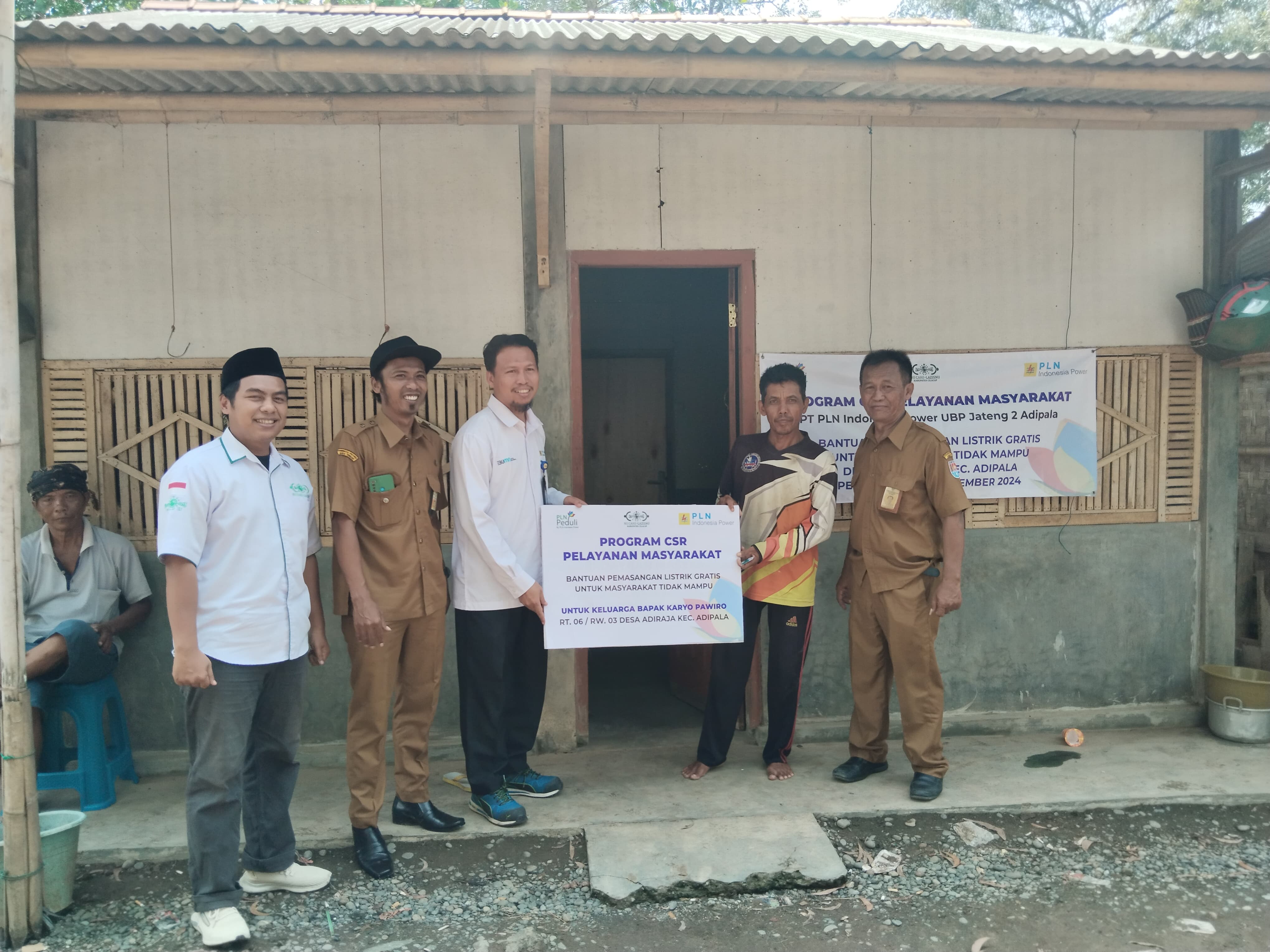 Masyarakat tidak mampu di desa Adiraja - Adipala