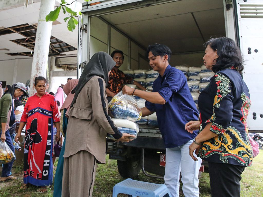 MASYARAKAT BERPENGHASILAN RENDAH DI DESA AYAMALAS
