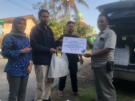 Jamaah Masjid Jami Miftakhul Huda Desa Bunton Kecamatan Adipala, 