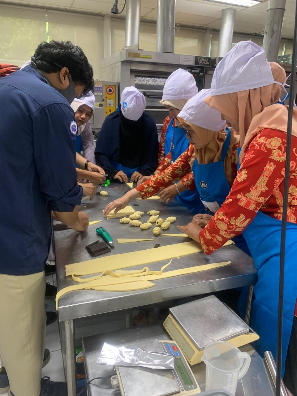 Pelaku UMKM Binaan Dharma Wanita Persatuan Puskesmas Binangun