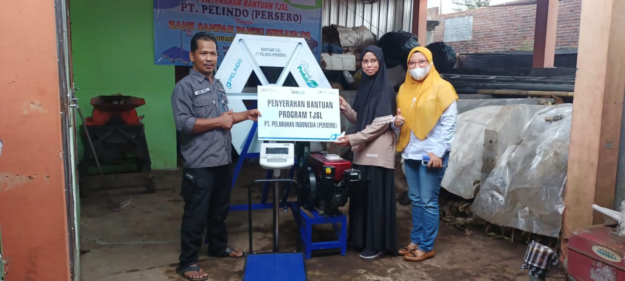 Masyarakat Kelurahan Tambakareja Kec. Cilacap Selatan.