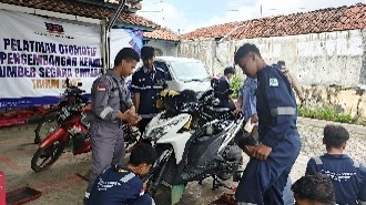 Pengembangan Kapasitas Angkatan Kerja Pemuda dari Umur 18 - 24 Tahun di Desa Menganti, Desa Karangkandri, Dan Desa Slarang