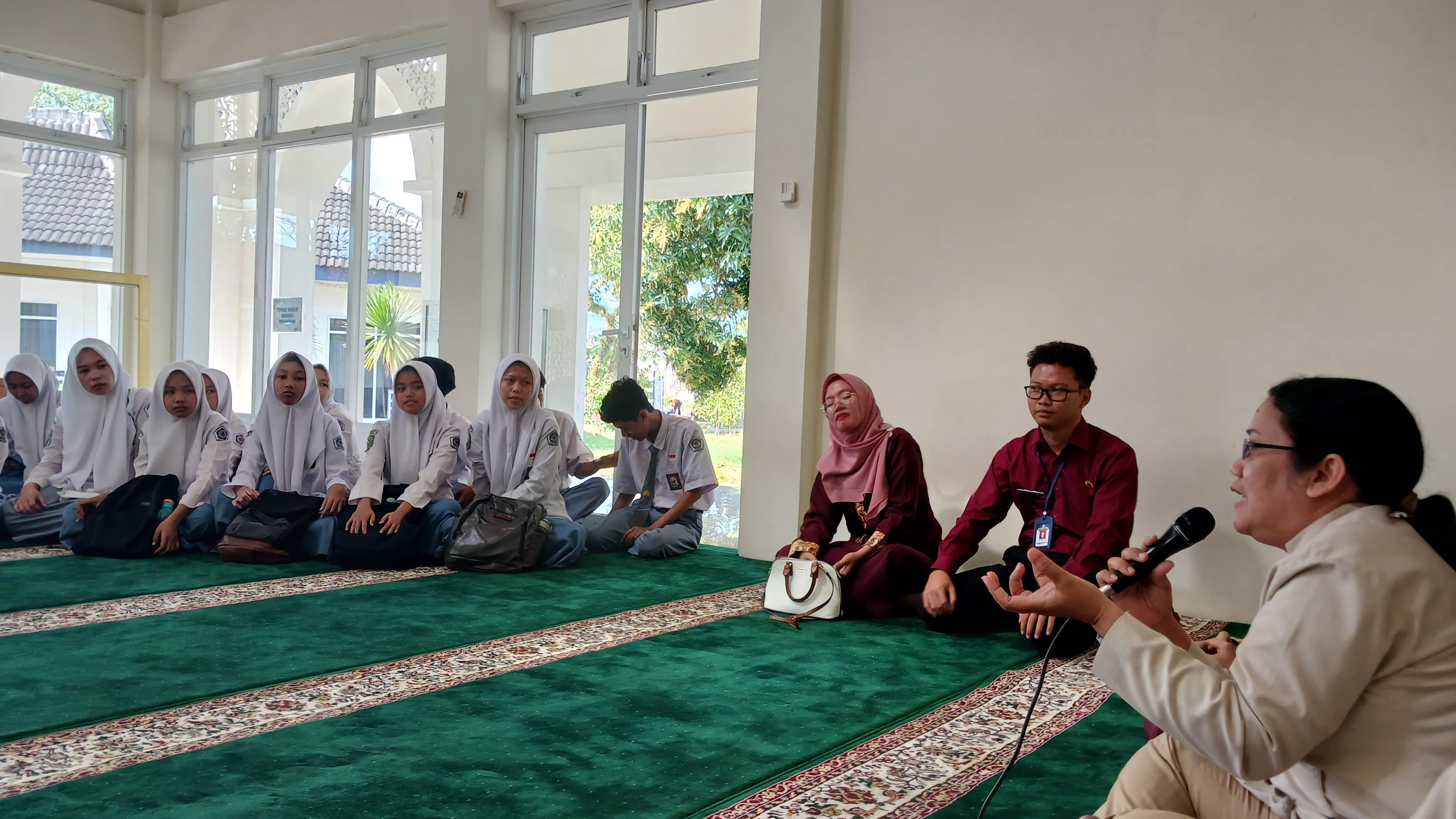 Siswa SMK Muhammadiyah 1 Cilacap