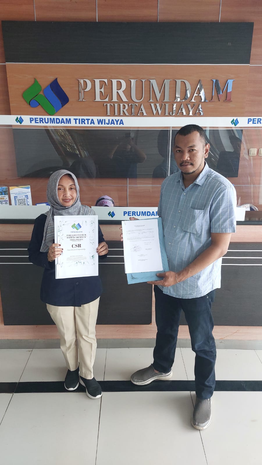 Warga RT 04 RW 01 Kelurahan Lomanis Kecamatan Cilacap Tengah