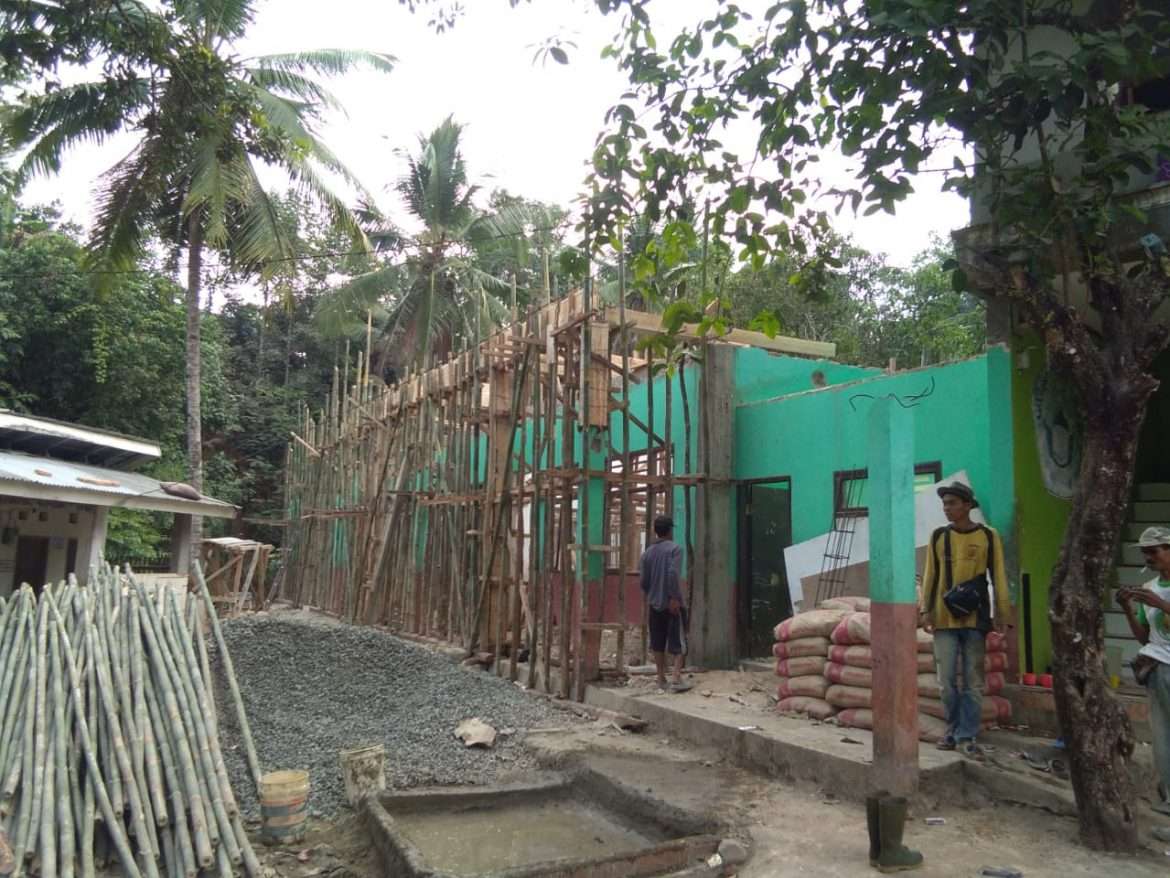 Pondok Pesantren Asaasunnajaah di Desa Kesugihan, Kecamatan Kesugihan