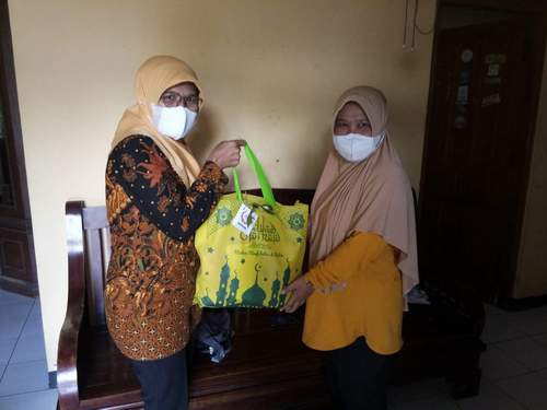 Masyarakat desa Gumilir Kecamatan Cilacap Utara