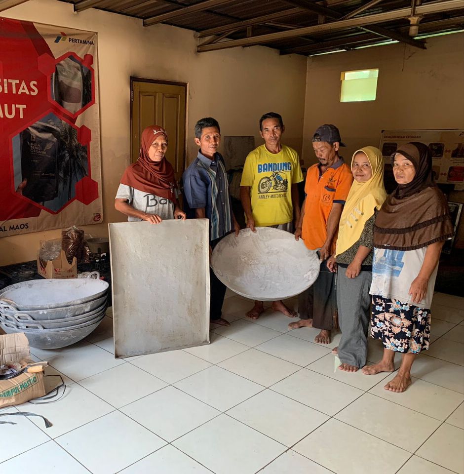 Penderes/Petani gula kelapa Desa Karangsari, Kecamatan Adipala