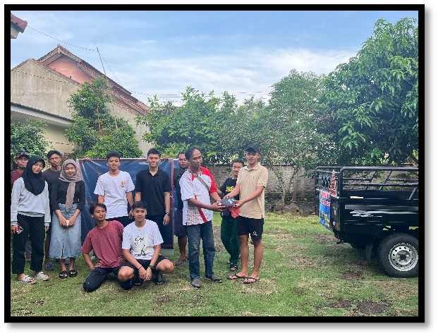 Anggota Karang Taruna Punakawan Desa Adipala, Kecamatan Adipala