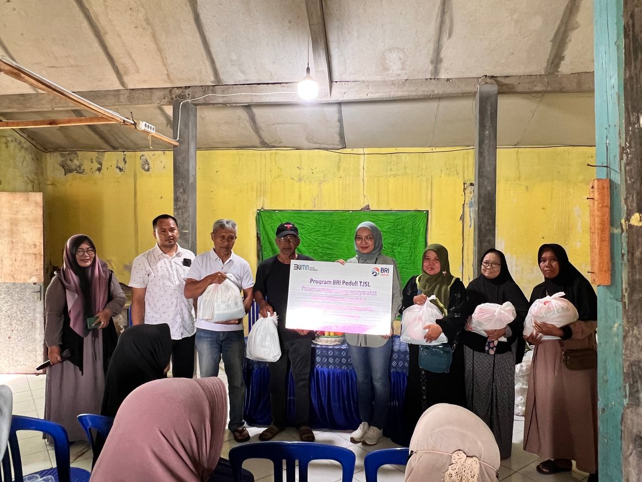 3.571 Masyarakat Kurang Mampu melalui Komite Nasional Pemuda Indonesia