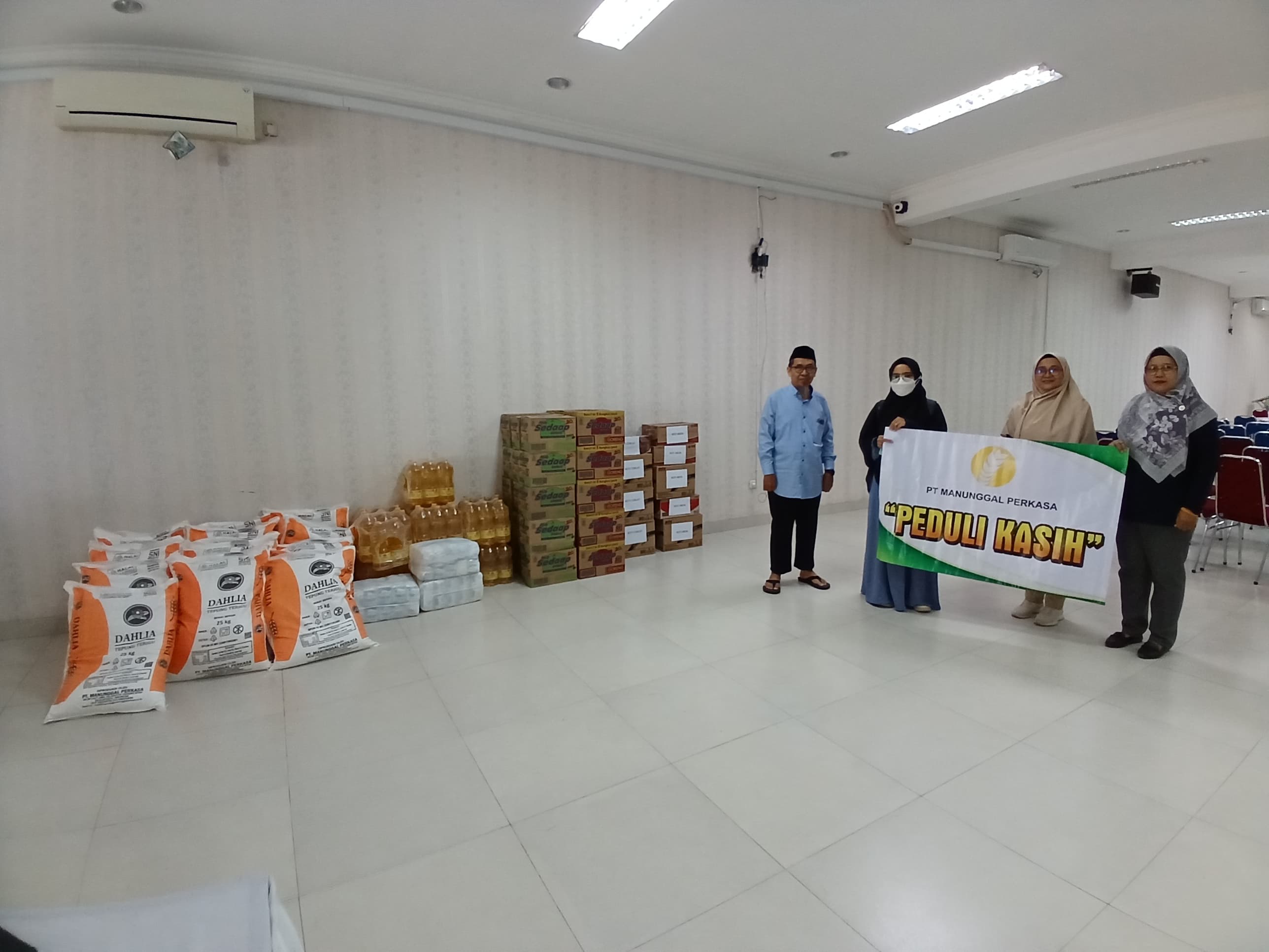 Anak yatim/piatu, kaum dhuafa Laz Al Azhar Cilacap