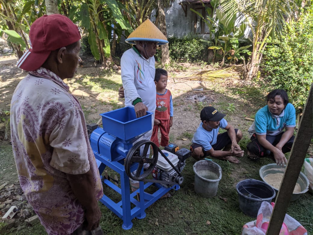Kelompok Bank Sampah Desa Klapagada Kec. Maos 