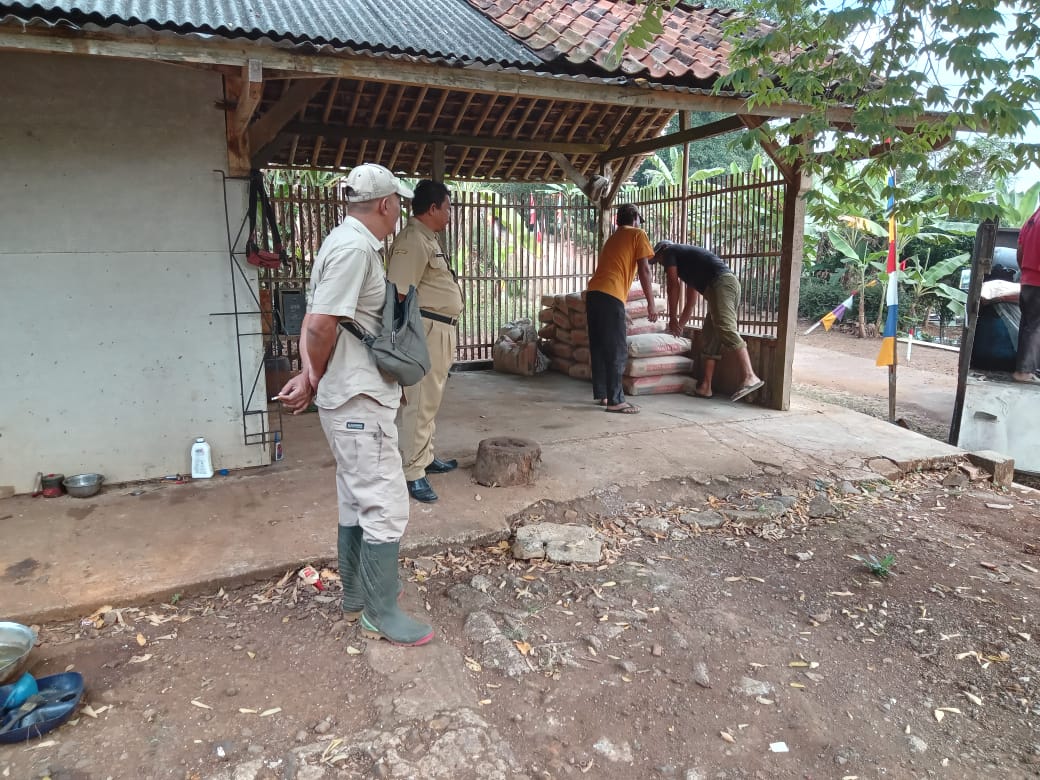 Area makam sukma drajat dusun gunungsari Desa Mekarsari
