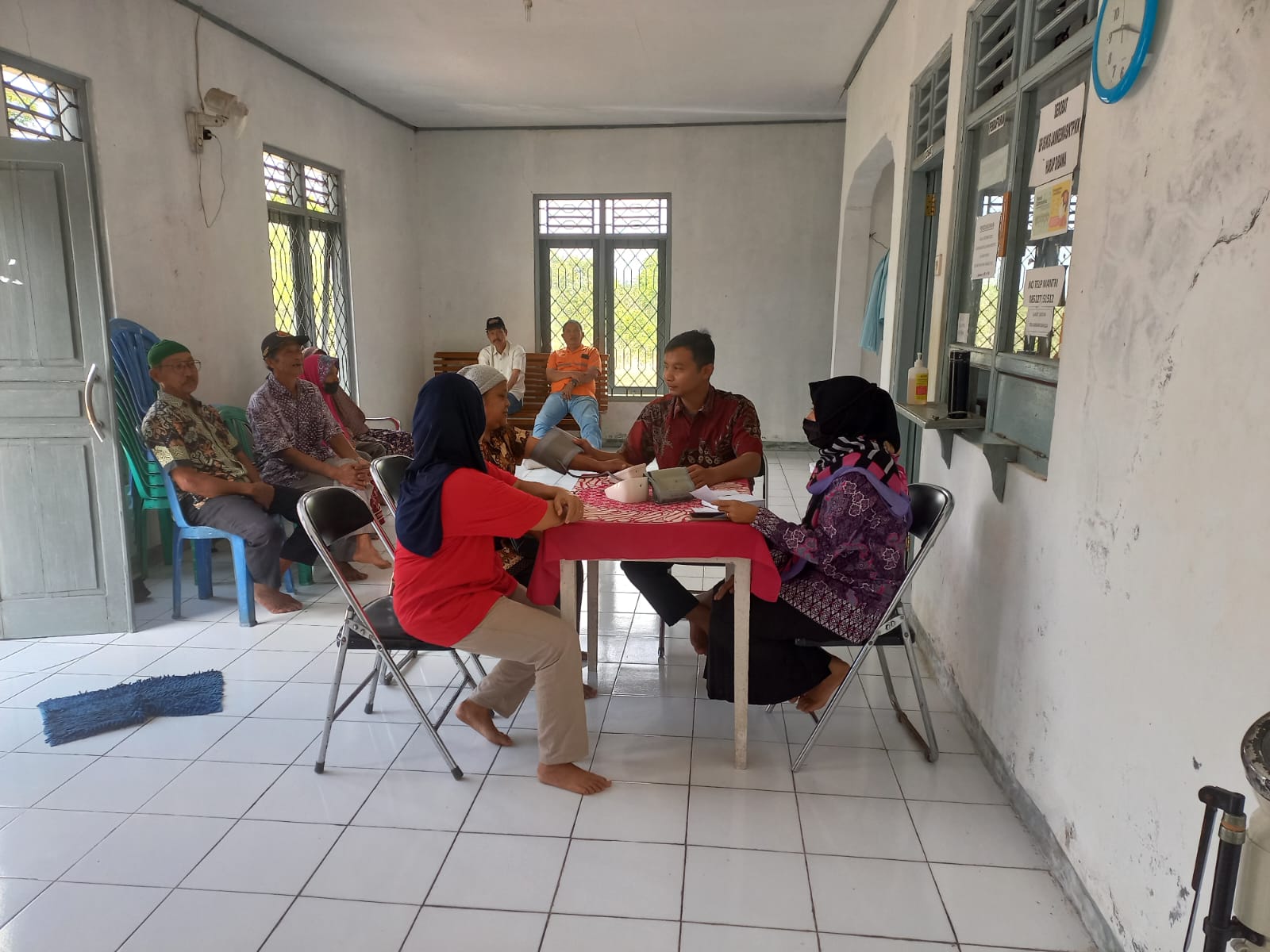 Karyawaan perusahaan dan masyarakat sekitar perusahaan