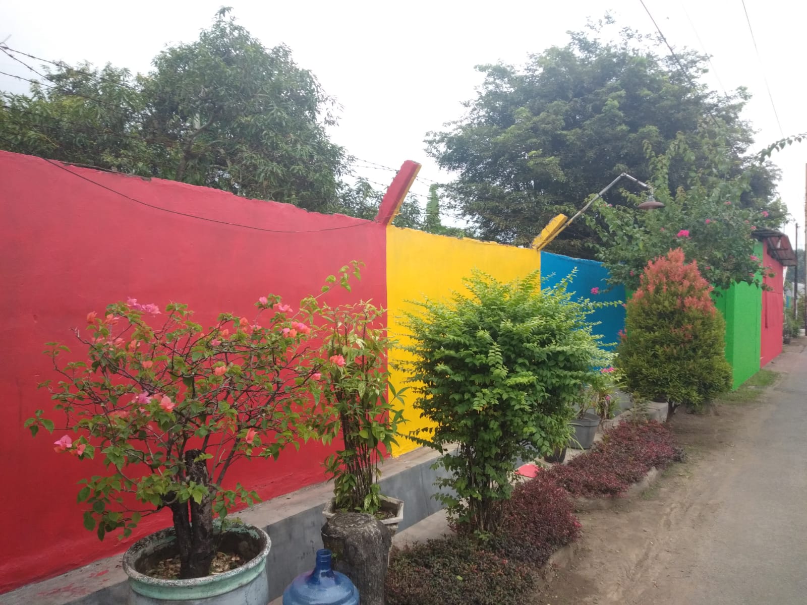 Pengecatan Pagar Lingkungan RT 01/ RW 15, Sidanegara - Cilacap