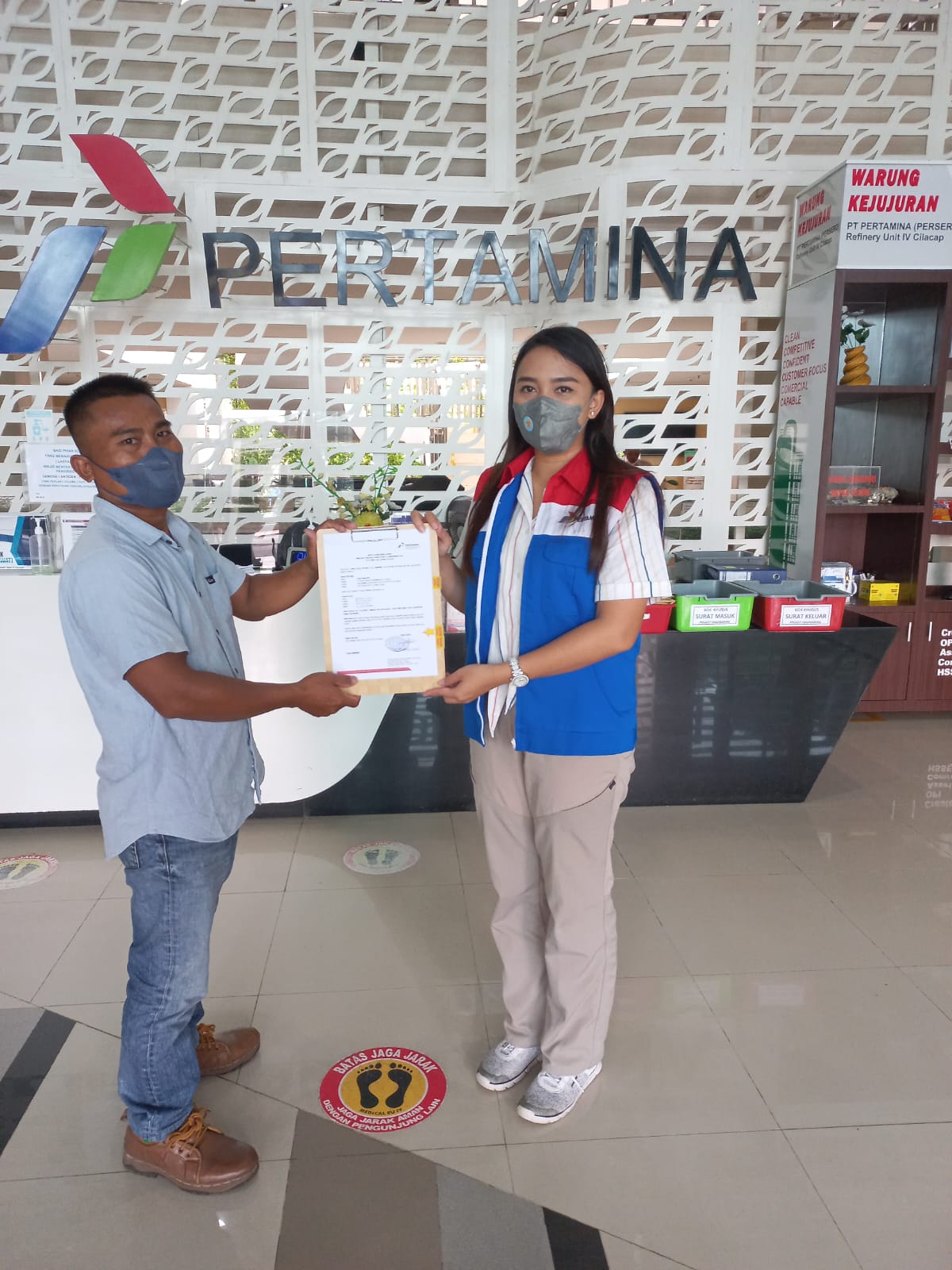 Warga di RT 01/ RW 13, Donan