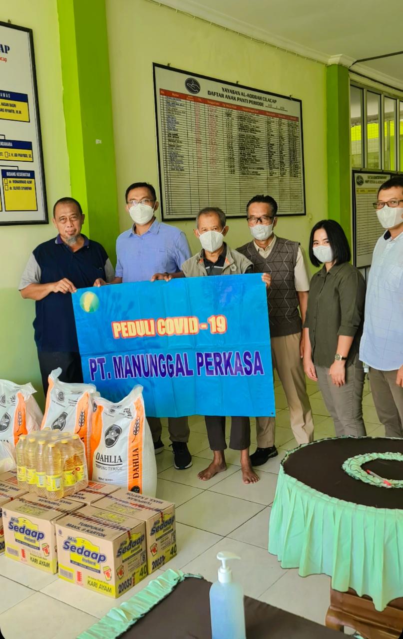 Pemberian bantuan sembako 