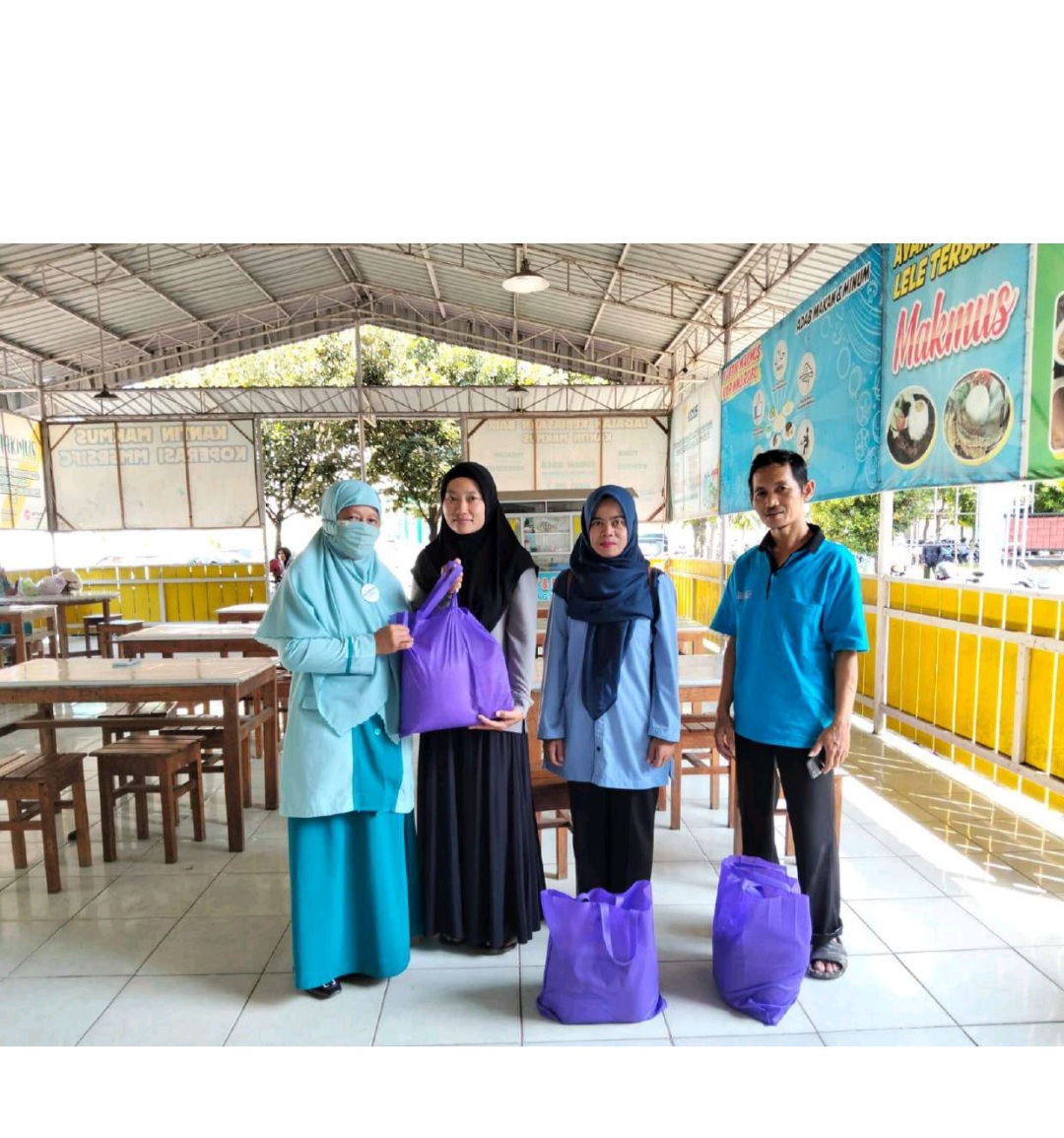 Masyarakat kurang mampu di sekitar RSI Fatimah Cilacap