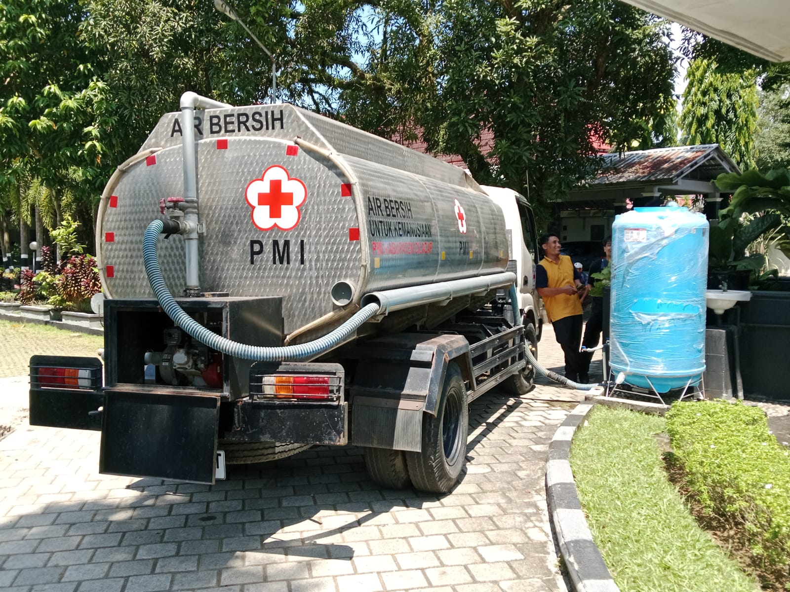 Masyarakat di Wilayah Perusahaan