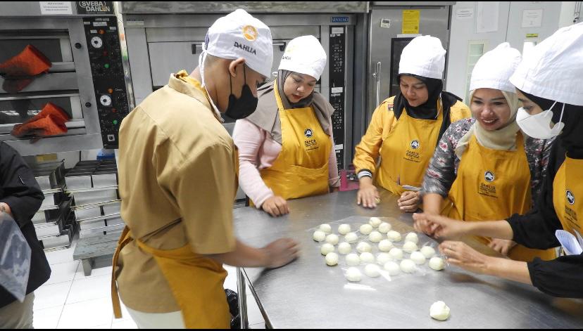 Karyawan PT Terus Jaya Cilacap (Pengelola Dapur MBG)