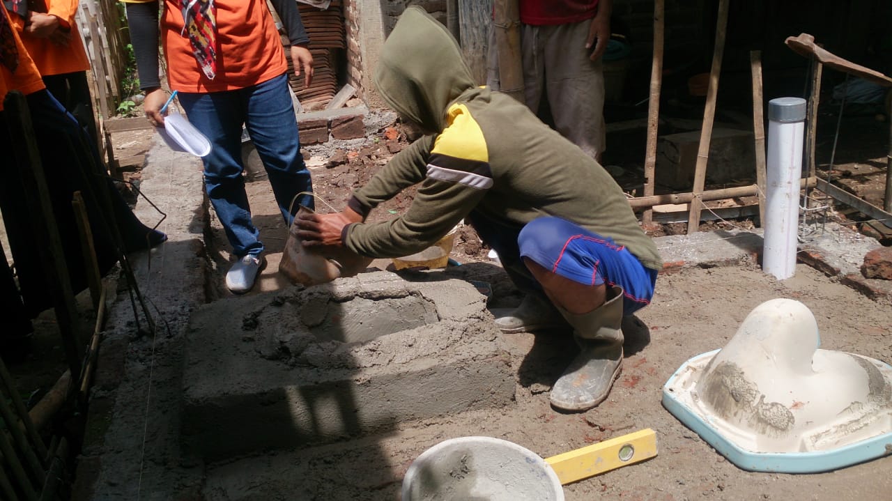 Warga Desa Panikel, Kecamatan Kampung Laut