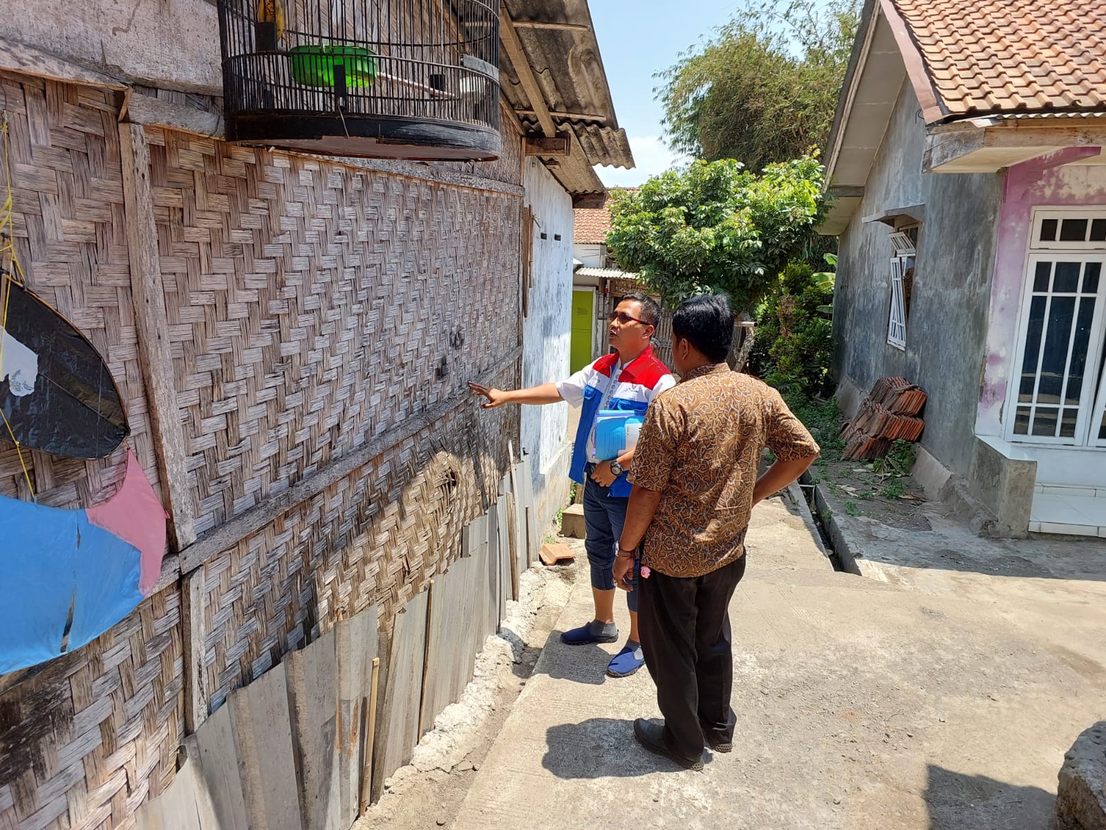 Nama Penerima Manfaat : Sadiyono 
Alamat : Jalan A. Yani No 32 RT 4 RW 8, Desa Adipala, Kecamatan Adipala