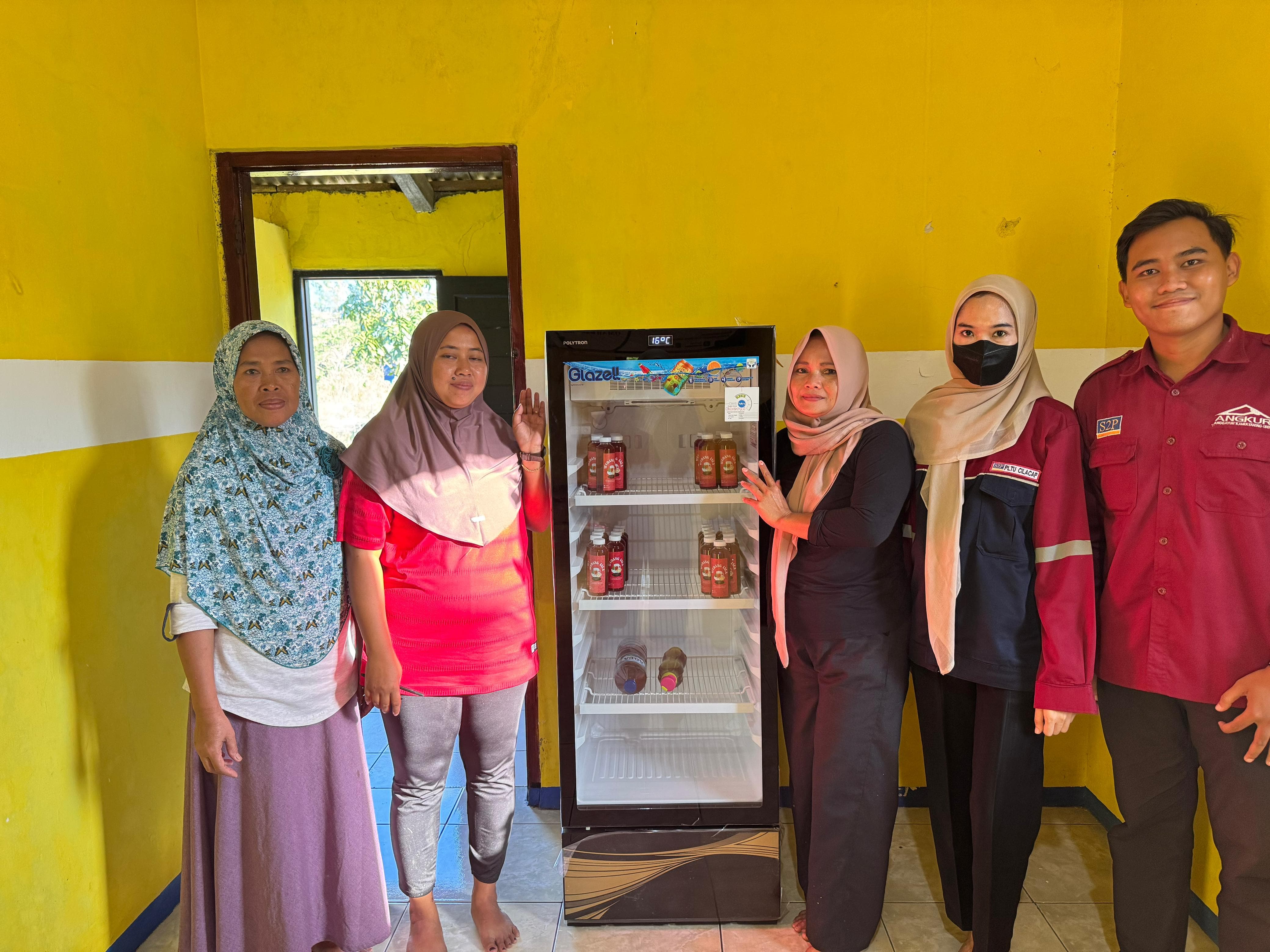 Masyarakat di Dusun Winong dan pelatihan peningkatan tenaga pengajar di rumah belajar Dusun Winong