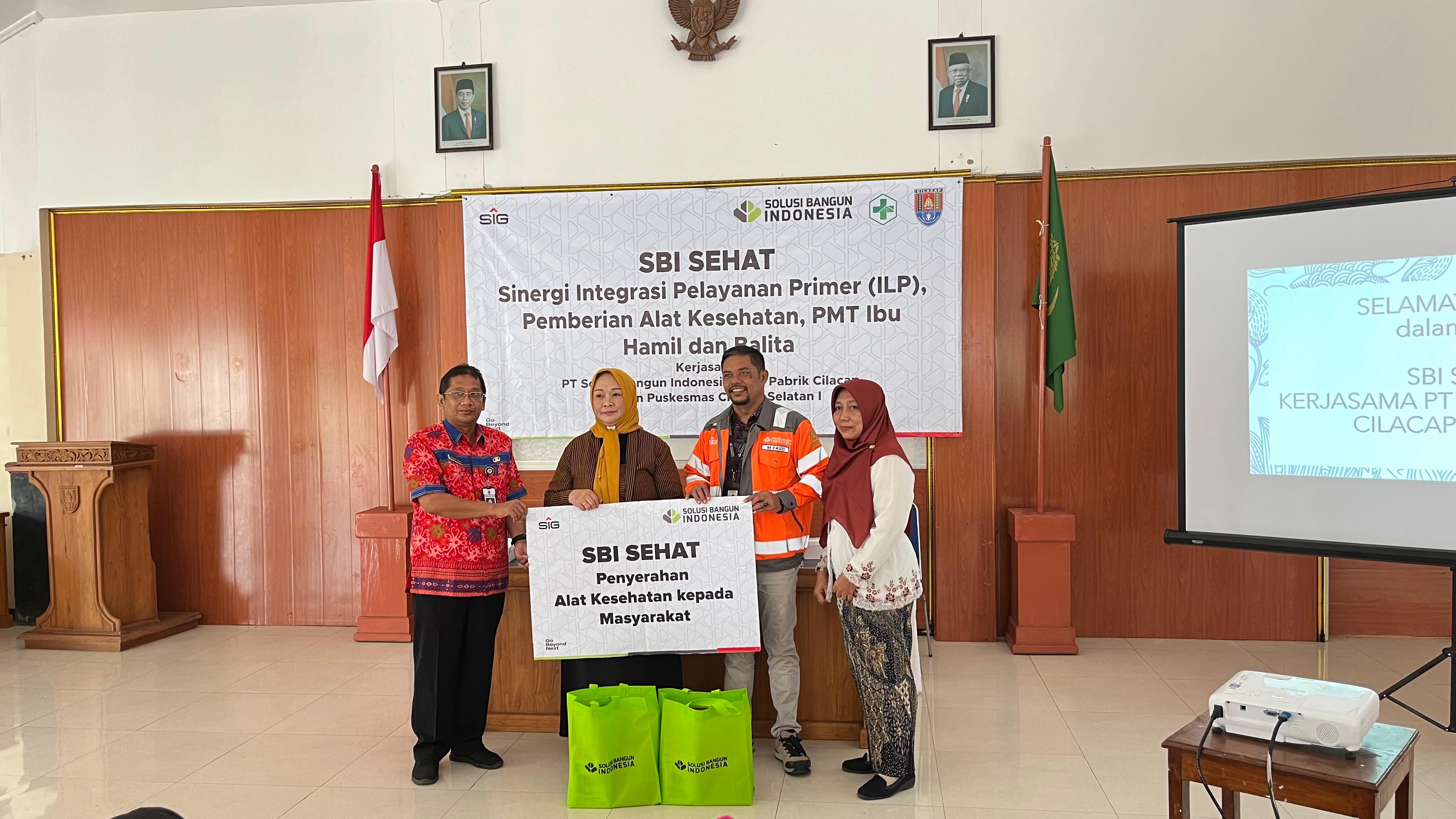 masyarakat di sekitar pabrik dan tambang 