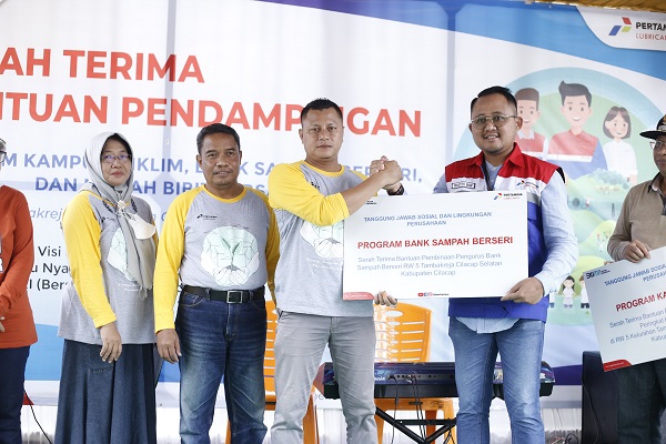 Masyarakat Kelurahan Tambakreja Kabupaten Cilacap