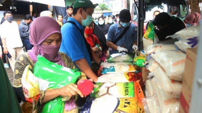 Warga yang berpenghasilan rendah di Desa Paberasan, Kecamatan Sampang