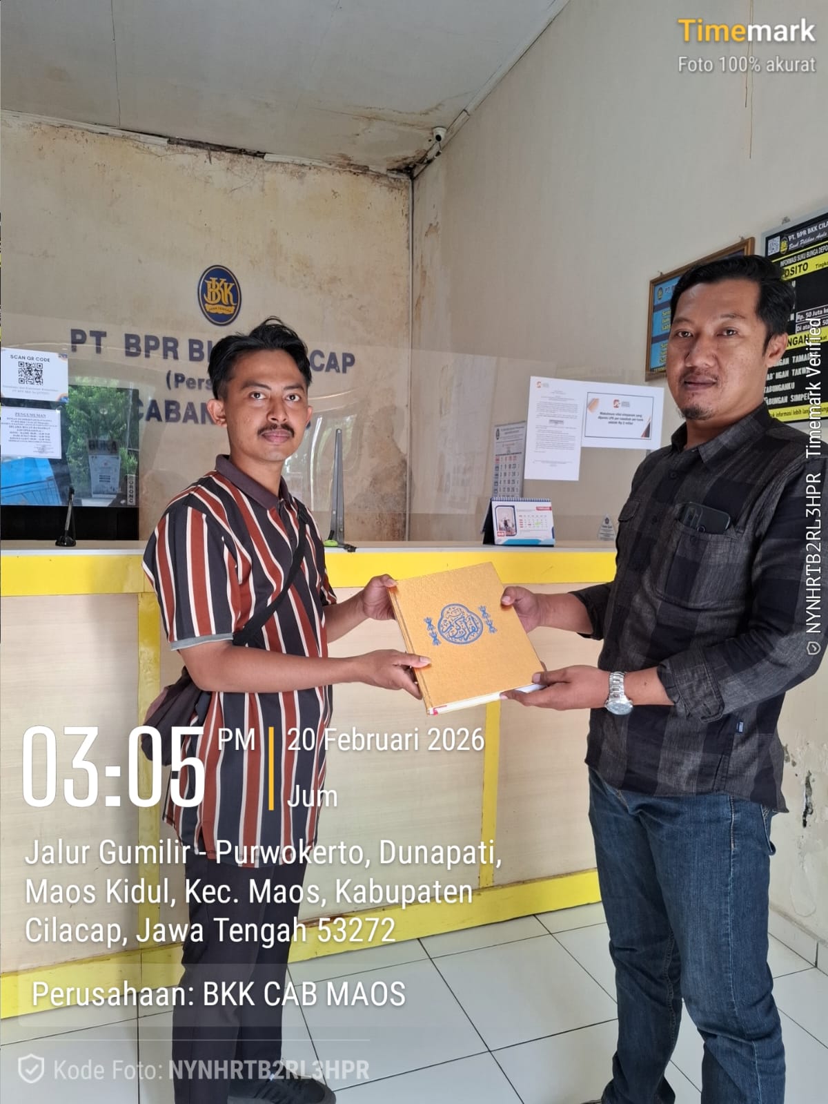 Bantuan Dana berupa 10 Al-Quran dalam rangka Kegiatan Tarhim Keliling Tingkat Kecamatan Maos